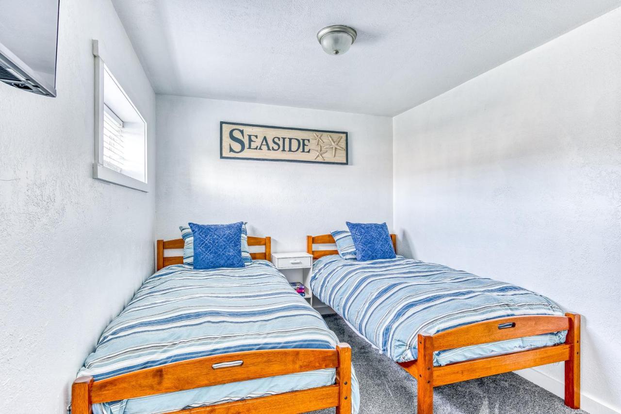 Cake By The Ocean Apartment Lincoln City Exterior photo