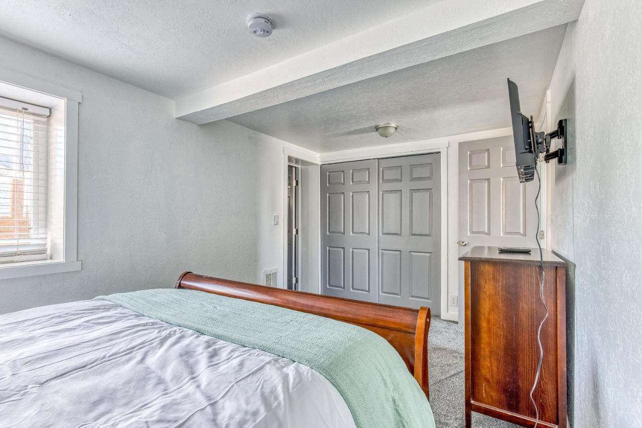 Cake By The Ocean Apartment Lincoln City Exterior photo