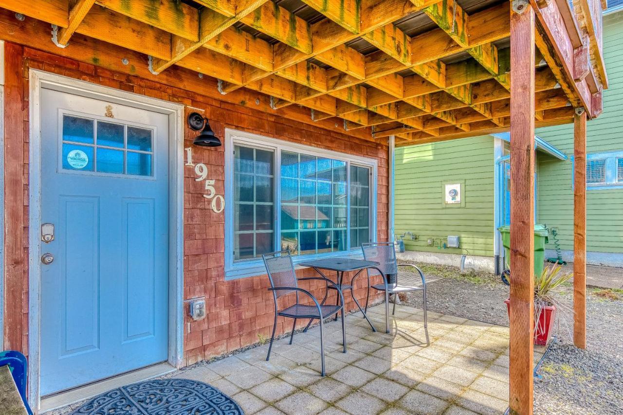Cake By The Ocean Apartment Lincoln City Exterior photo